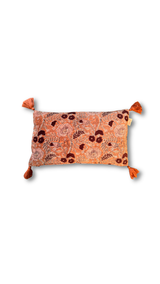 Sierkussen – terracotta bloemenprint met kwastjes