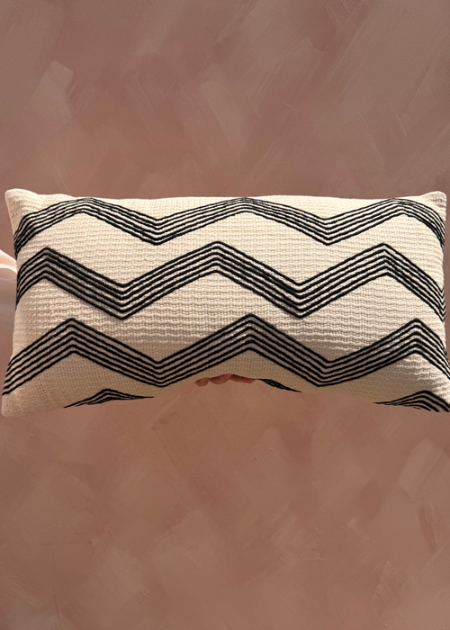 Light & Living Sierkussen Zigzag – Beige/Zwart | 30 x 50 cm