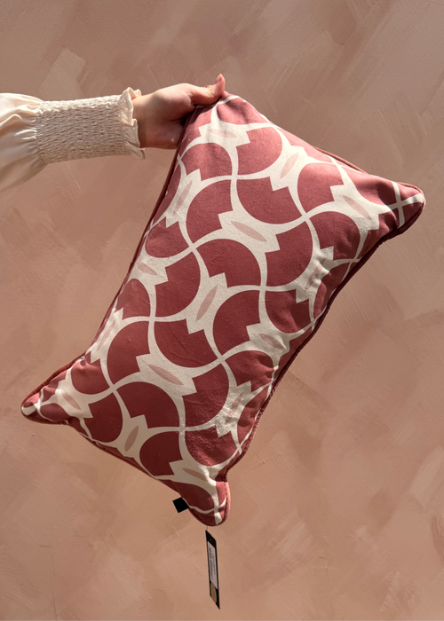 Sierkussen roze – 30 x 50 cm