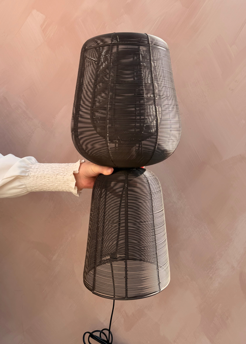 Metalen tafellamp met open structuur – Donkerbruin - Light&Living