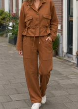 Camel two piece set met studs