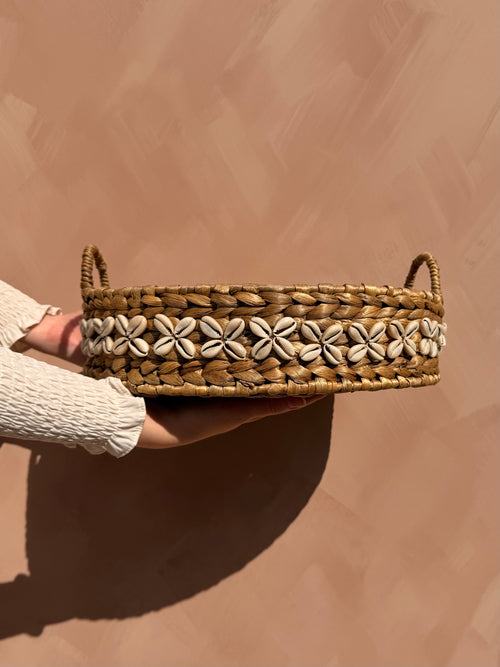 Rond dienblad met schelpdetails