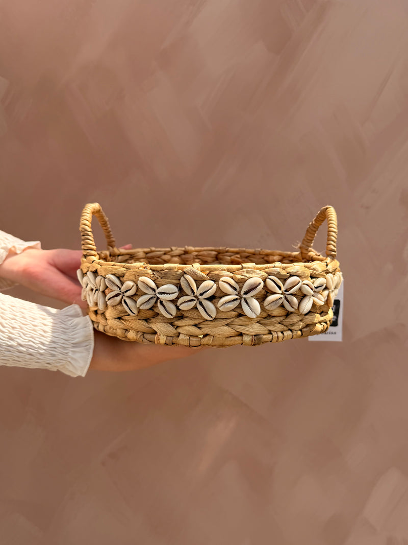 Rond dienblad met schelpdetails