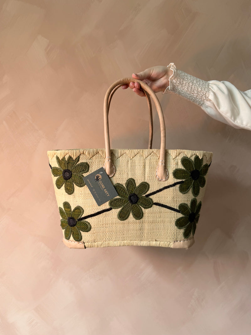 Strandtas met geborduurde bloemen