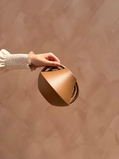 Vaas - terracotta met organische handgrepen